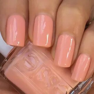 Персиковый лак для ногтей