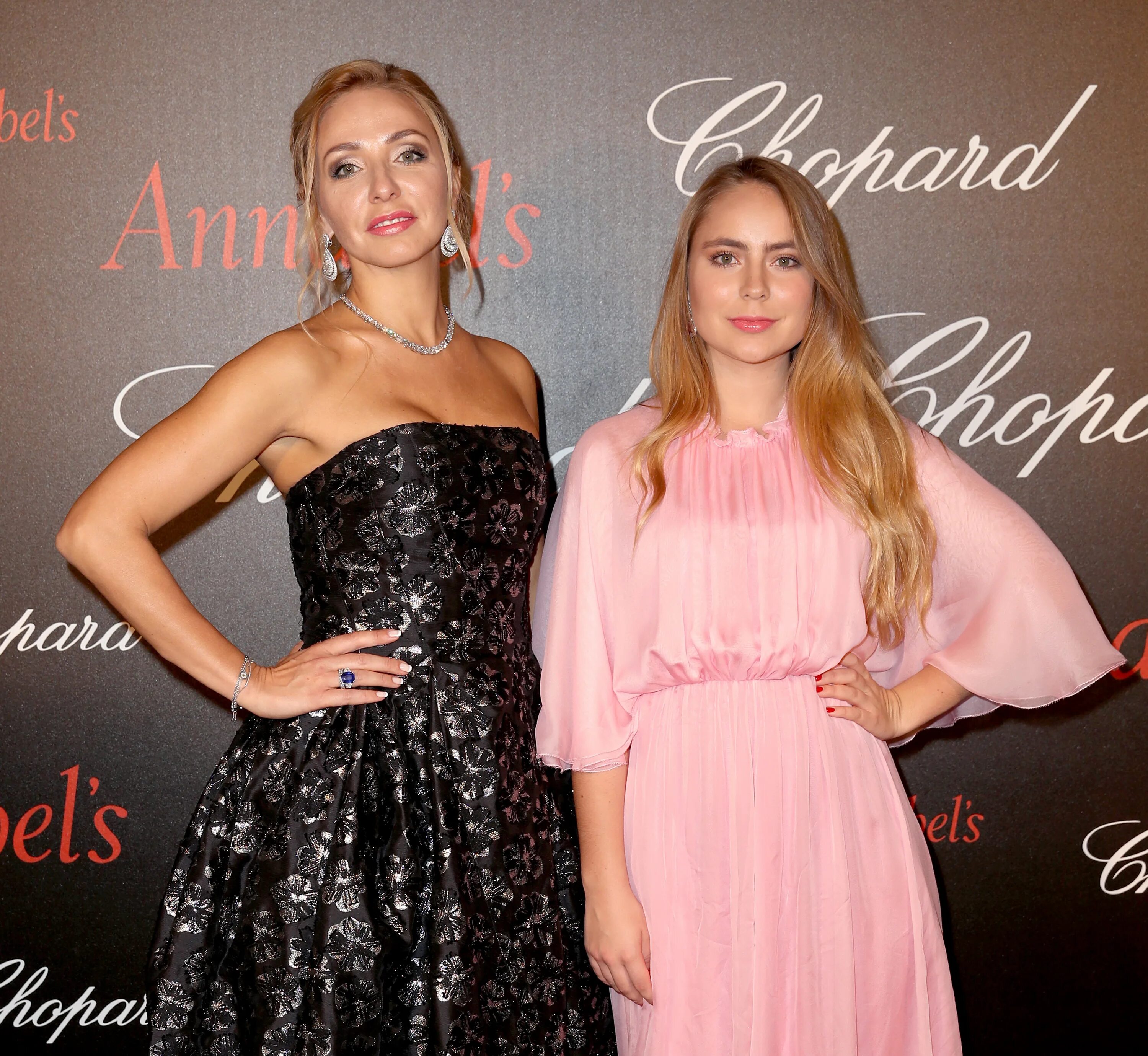 Чем занимается старшая дочь. Татьяна навка и саша жулина. Саша жулина дочь татьяны навки. Татьяна навка дочь. Старшая дочь татьяны навки александра жулина.