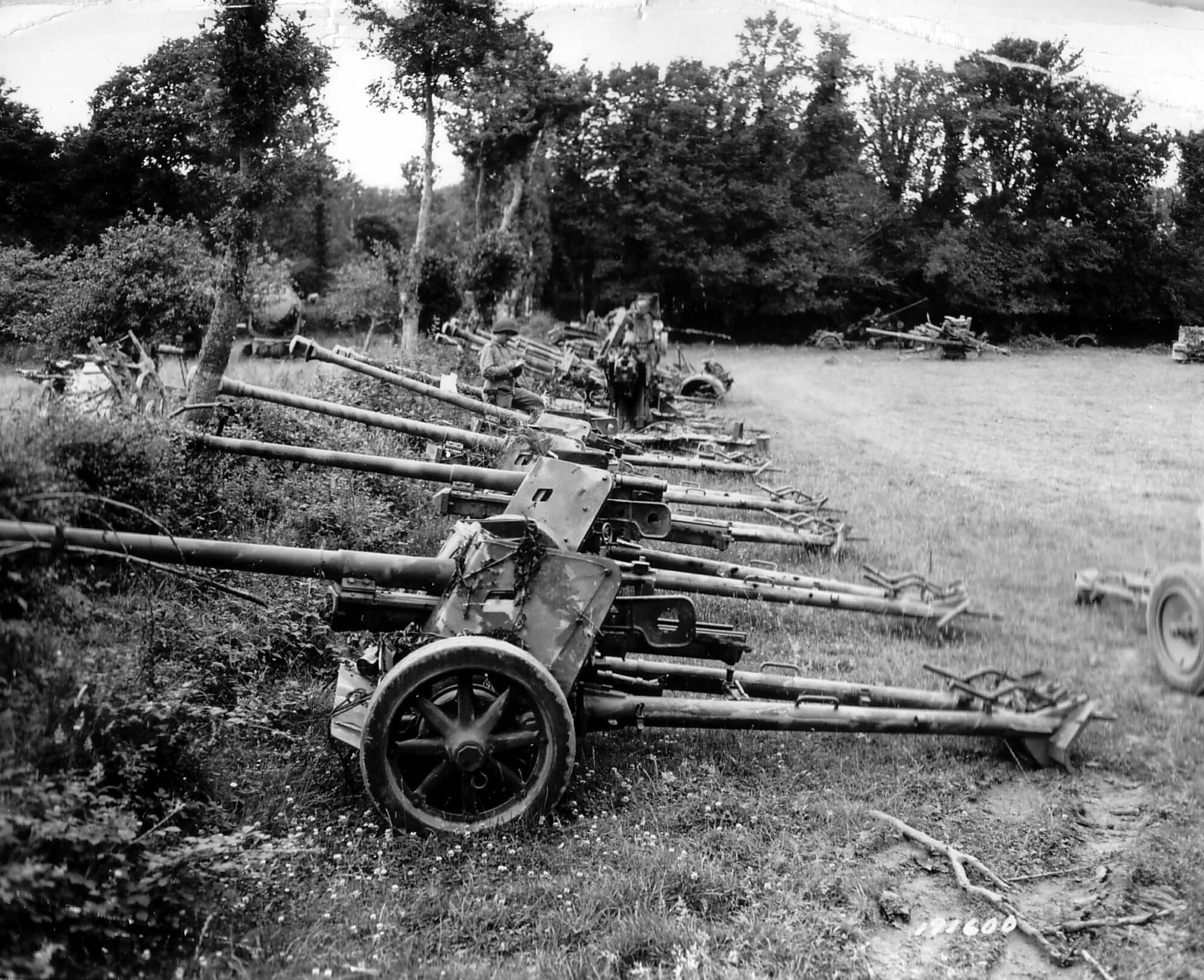 Pak40 немецкое 75-мм противотанковое орудие. Противотанковая пушка Pak 40. Гаубицы Германии второй мировой войны. 10.5Cm LEFH 18.