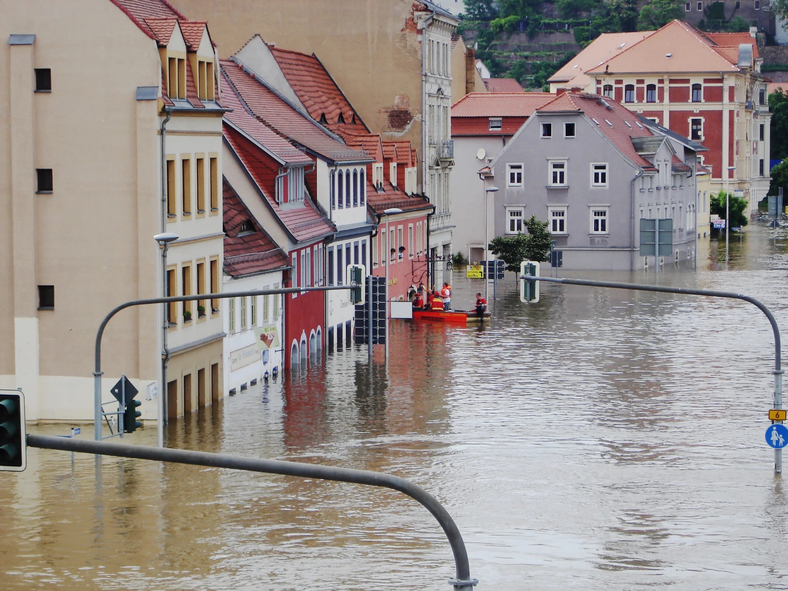 Flood natural disaster. Наводнение. Navodneniye. Наводнения красивые. Наводнение фотографии.