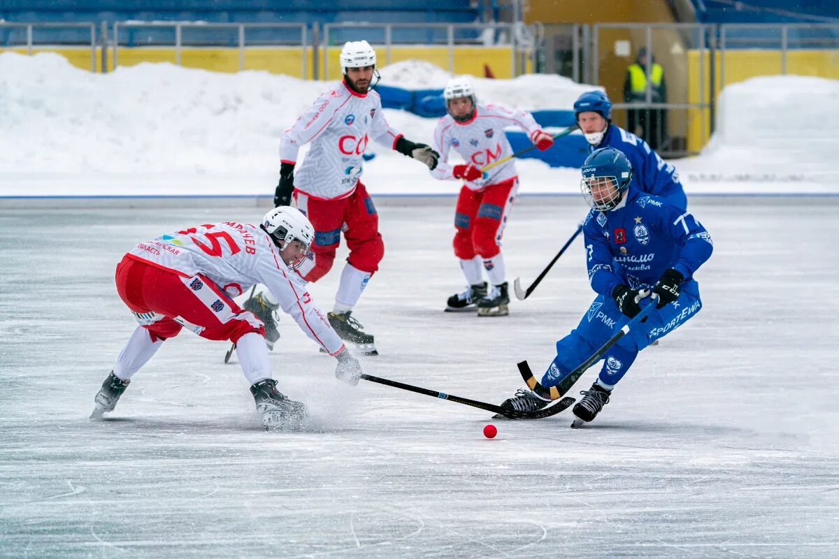 Хоккей 2012 год первенство россии. Сибсельмаш 2006 хоккей с мячом. Сибсельмаш хоккей с мячом. Хоккей с мячом Сибирь Сибсельмаш. Хоккей с мячом на льду.