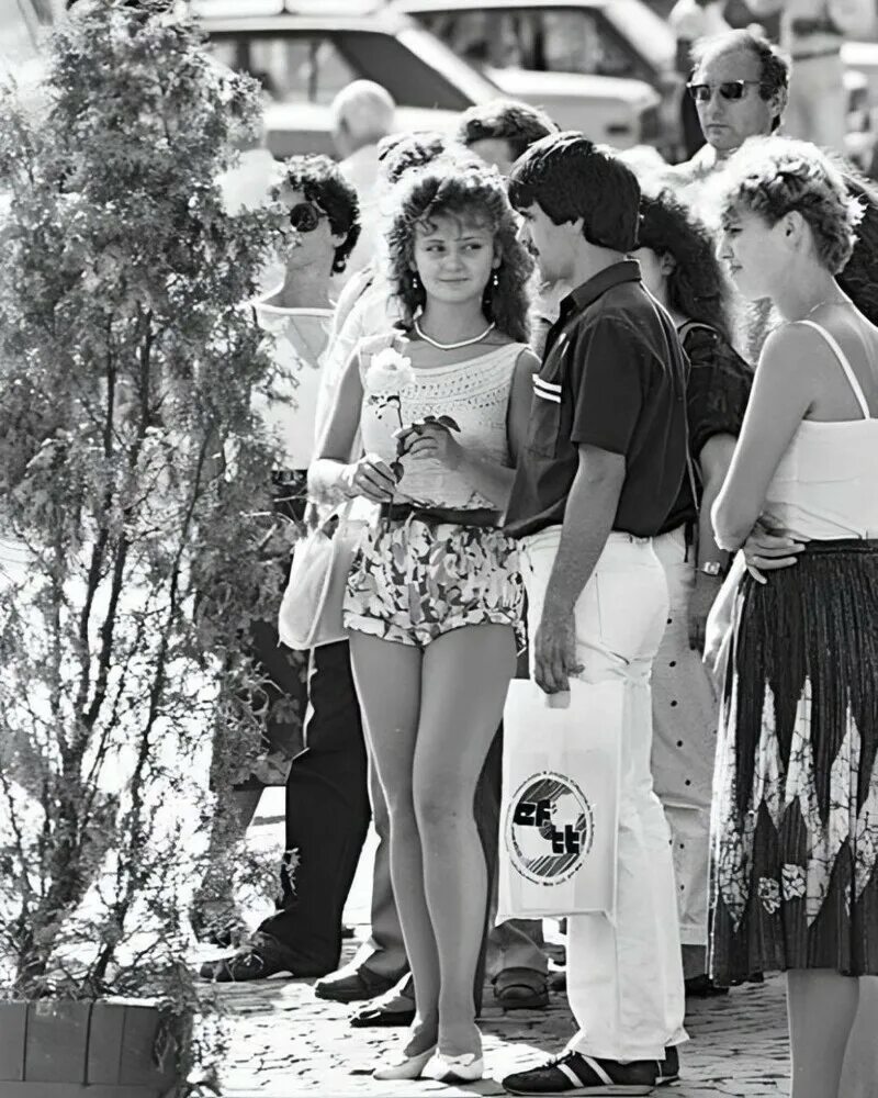 Картинки советских девушек. Картинки советских девушек. Картинки советских девушек. Девушки советской эпохи. Обычная советская женщина.