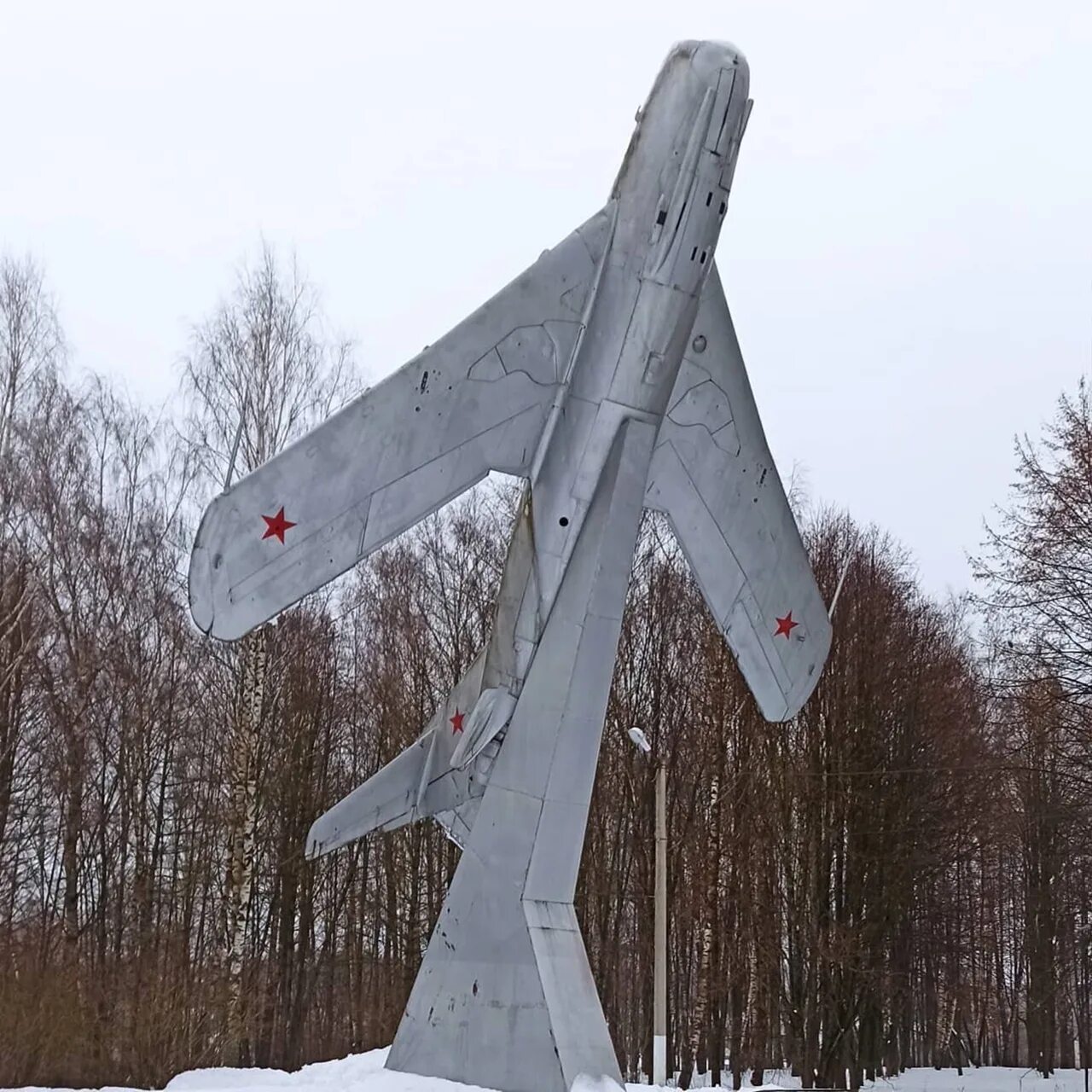 Наро фоминск самолет. Парк самолет Наро-Фоминск. Памятник лётчикам-нарофоминцам. Наро-Фоминск памятник парк Победы.