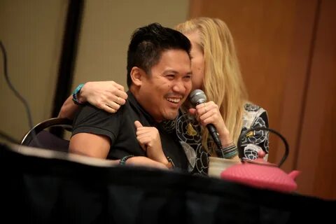 Dante Basco & Janet Varney (15374887338).jpg. 