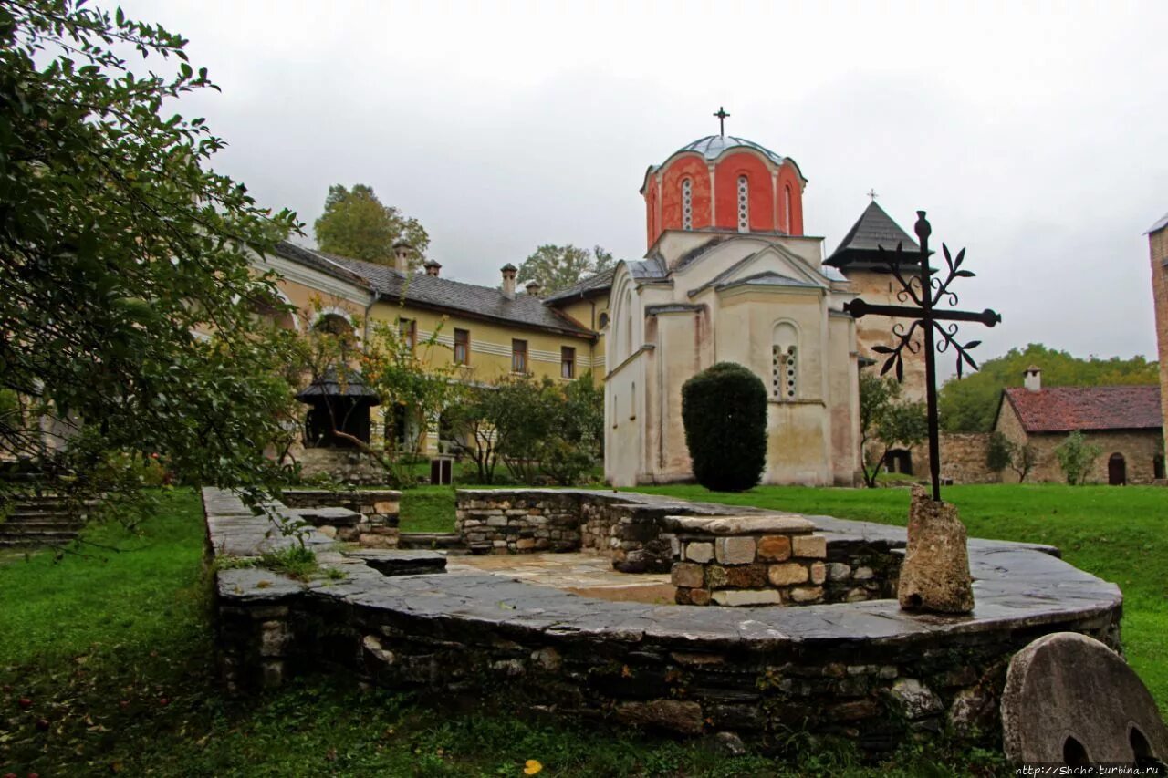 Самый крупный монастырь в европе. Монастырь Студеница. Монастырь Студеница в Сербии. Монастырь Студеница в Сербии я. Монастырь Прохора Пчиньского Сербия.