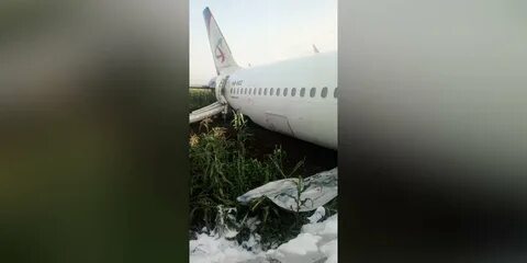 К чему снится самолет над головой