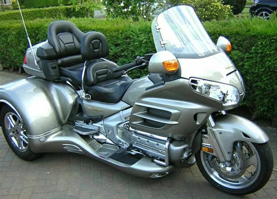 Honda Gold Wing трайк. Honda Gold Wing 1800 Trike. Хонда Голд Винг трёхколёсный. Honda Gold Wing трицикл.