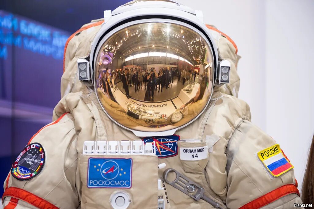 Первый космический скафандр. Скафандр Космонавта Орлан МКС. Шлем Орлан МКС. Орлан костюм Космонавта. Скафандр для выхода в открытый космос Орлан.