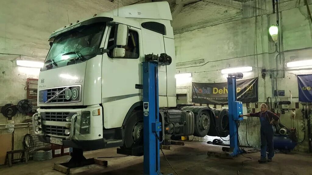 Ру. Воронеж трак сервис. Грузовой автосервис. Грузовой автосалон. Грузовой сервис вольво.