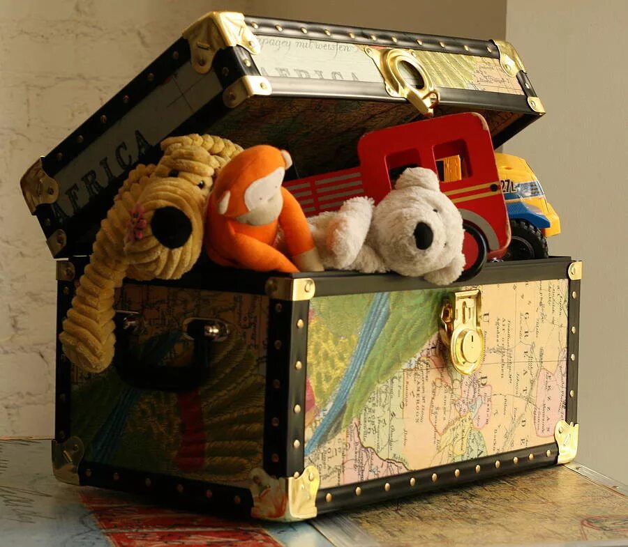 Grow'n up (5019). Ярославская игрушка майолика. Сундук декоративный. Сундучок с игрушками. Сундучок с игрушками.