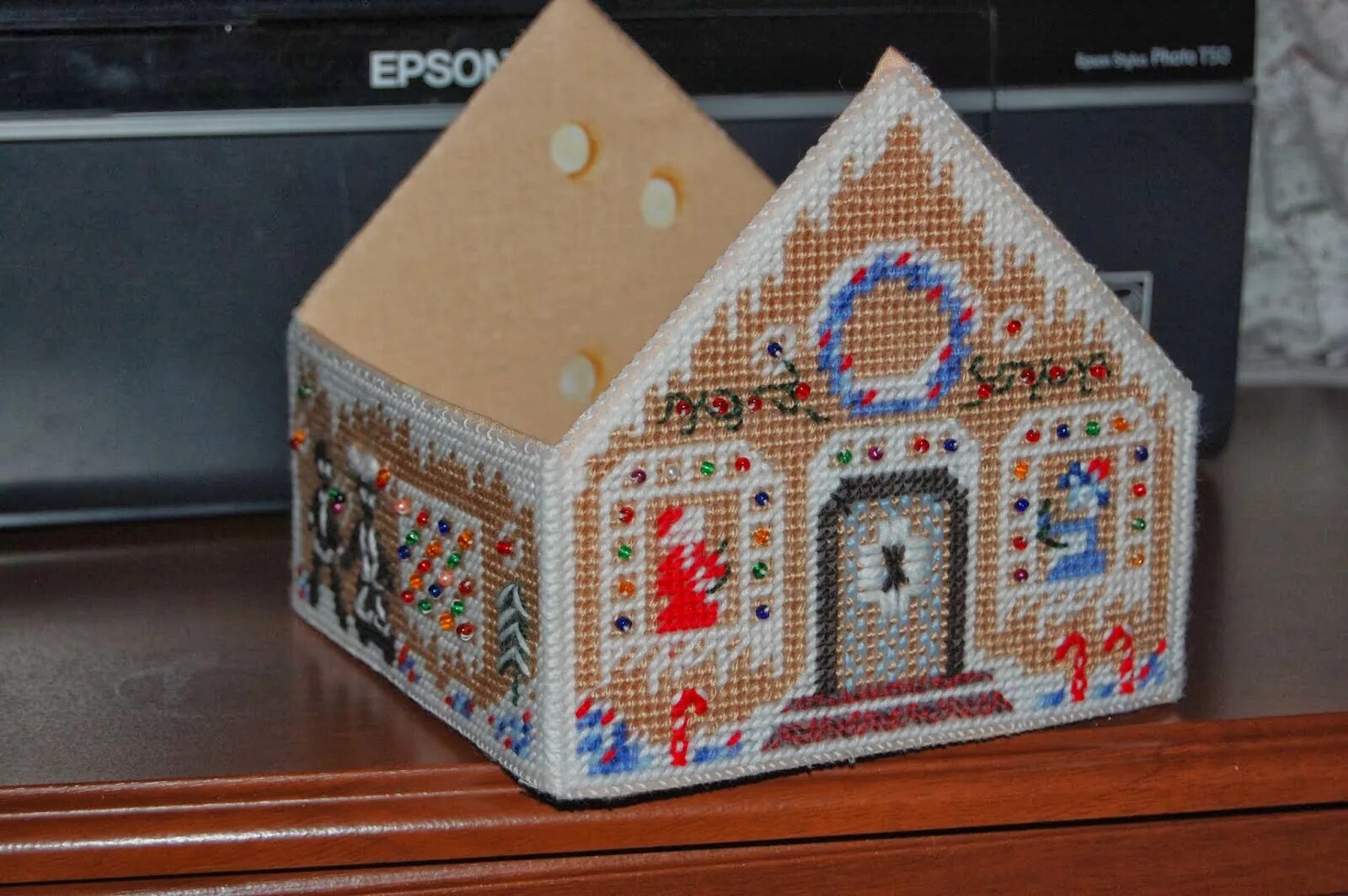 вышивка домики пластиковая канва. пластиковая канва. вышивка домики на пластиковой канве. домики на пластиковой канве. вышитые домики на пластиковой канве.