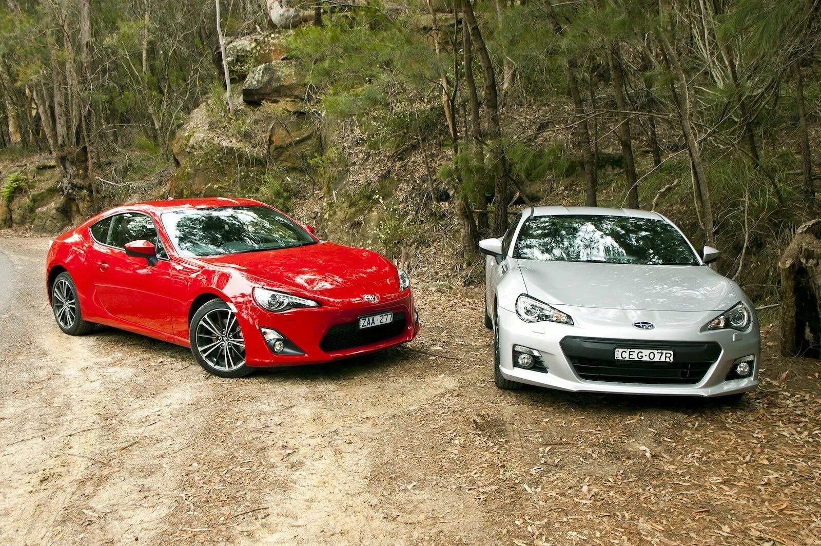 Машина похожая на тойоту. Toyota gt86 и Subaru BRZ. Субару Тойота ГТ 86. Toyota BRZ 86. Gt 86 Subaru BRZ.