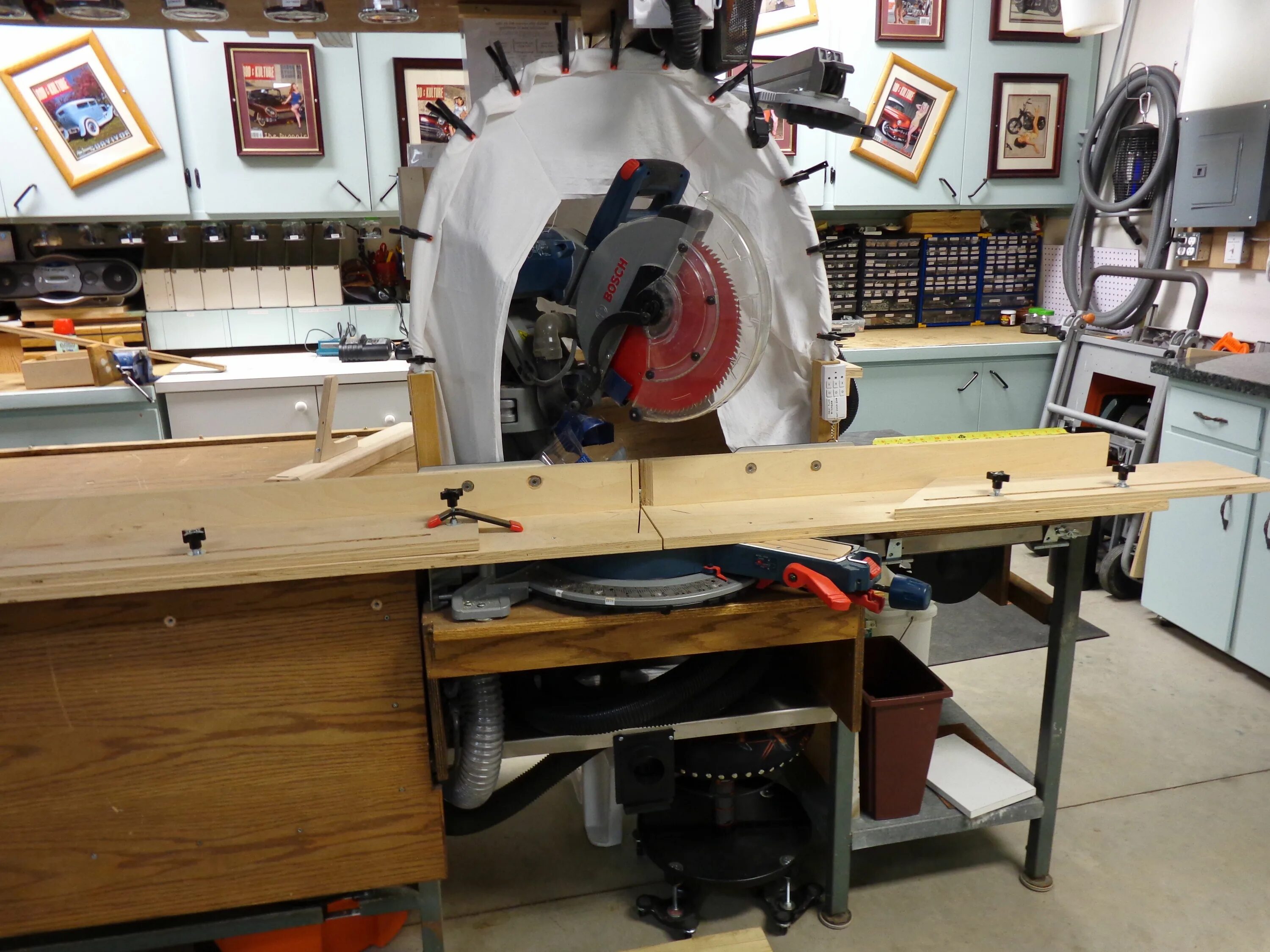 Saw bench. Sliding miter saw dust collection. rousseau 5000 dust solution for miter saws. miter.