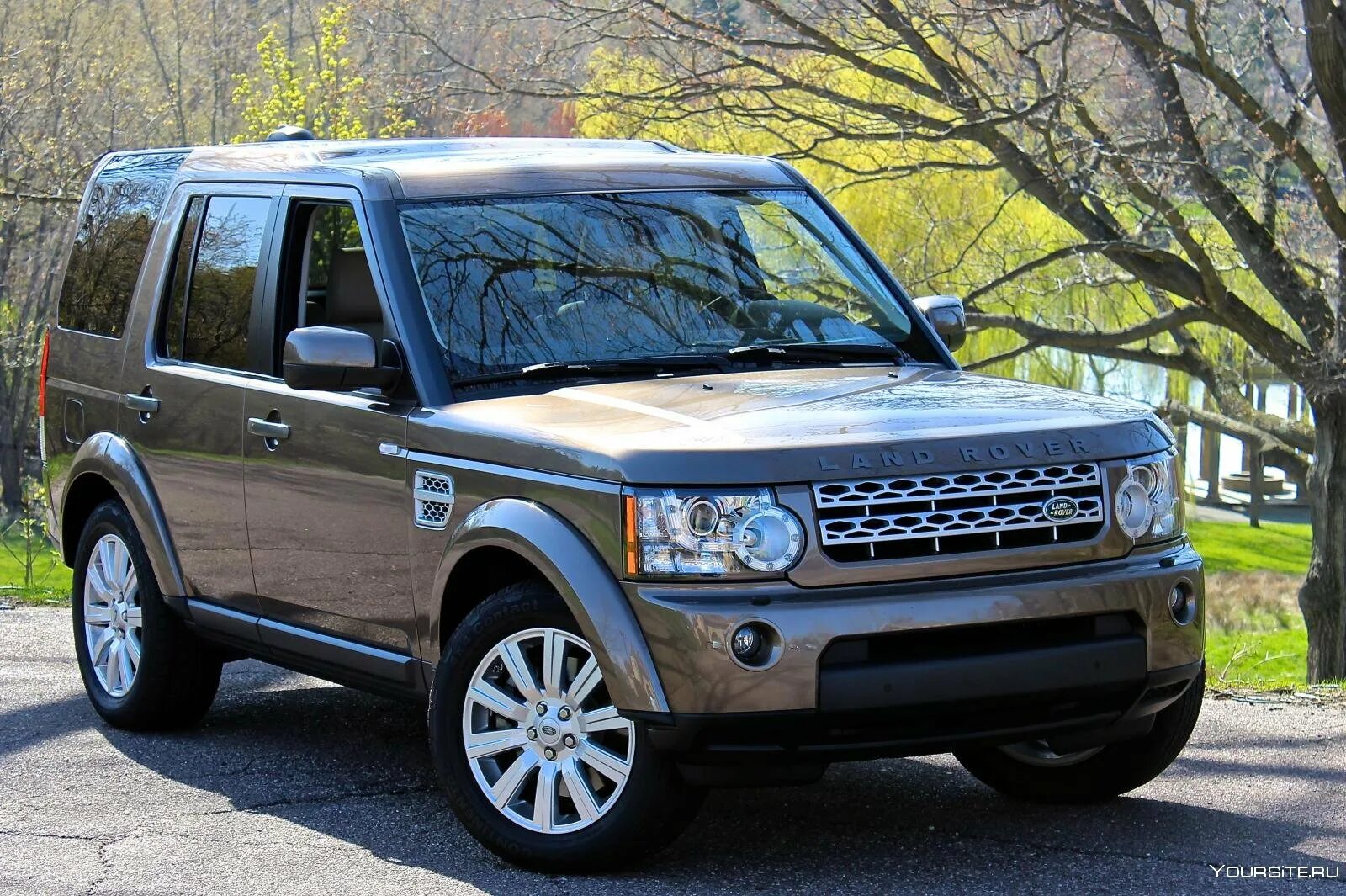 Land Rover Discovery 4. Ленд Ровер Дискавери 2013. Ленд Ровер Дискавери 4 2013. Рендж Ровер джип.