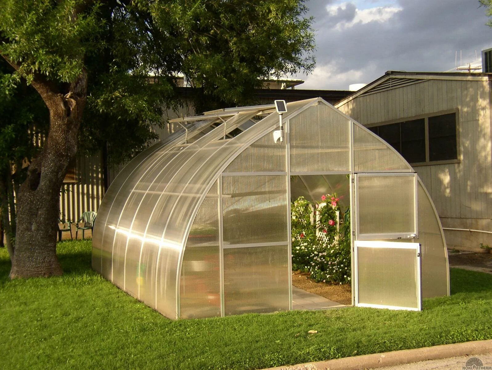 Поликарбонат постройка теплицы. Теплицы из металлического профиля. Теплица сварная 6на4. Как сделать теплицу из поликарбоната своими руками. Парник хлебница из стройся.