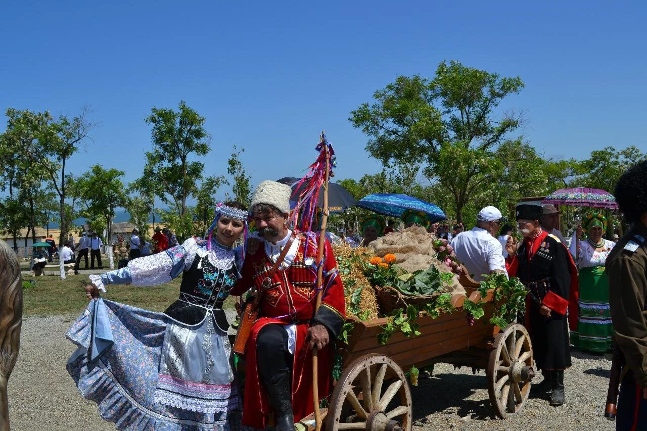 Казачьи станицы краснодарского края. Казачья станица "Атамань" Тамань,. Казацкая станица Атамань. Казачья станица Атамань Краснодарский край. Этнографический комплекс Атамань станица Тамань.