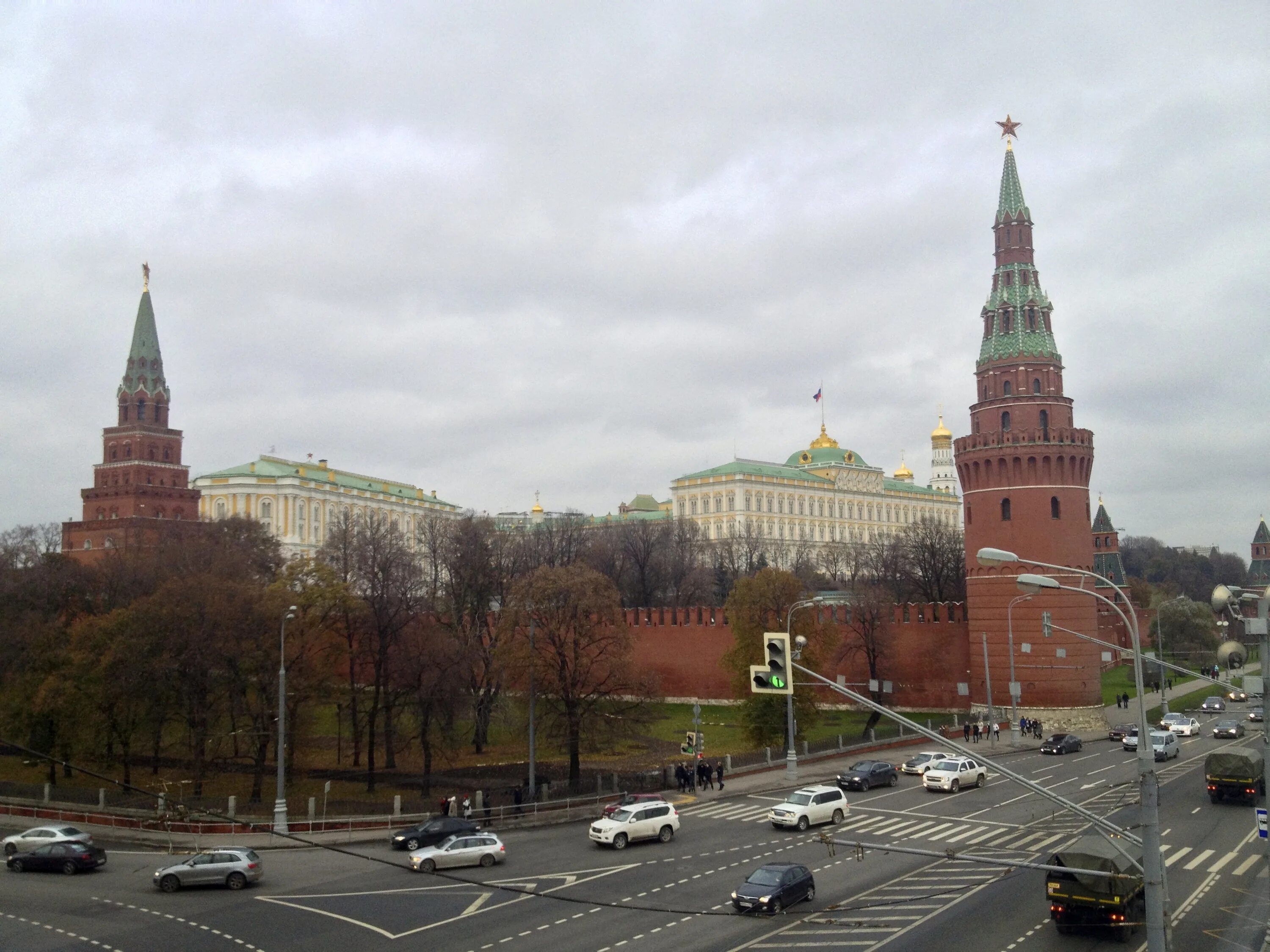 Веб камера реального времени москва красная площадь. Веб камера красная площадь. Сейчас на красной площади в Москве веб камера. Московский Кремль и красная площадь. Веб камера Москва красная площадь.