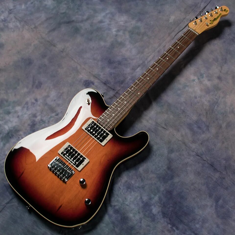 бас гитара moon mbc-6. синяя электрогитара с белой окантовкой. мун-гитара. электрогитары падалка. электрогитара гибсон синяя.