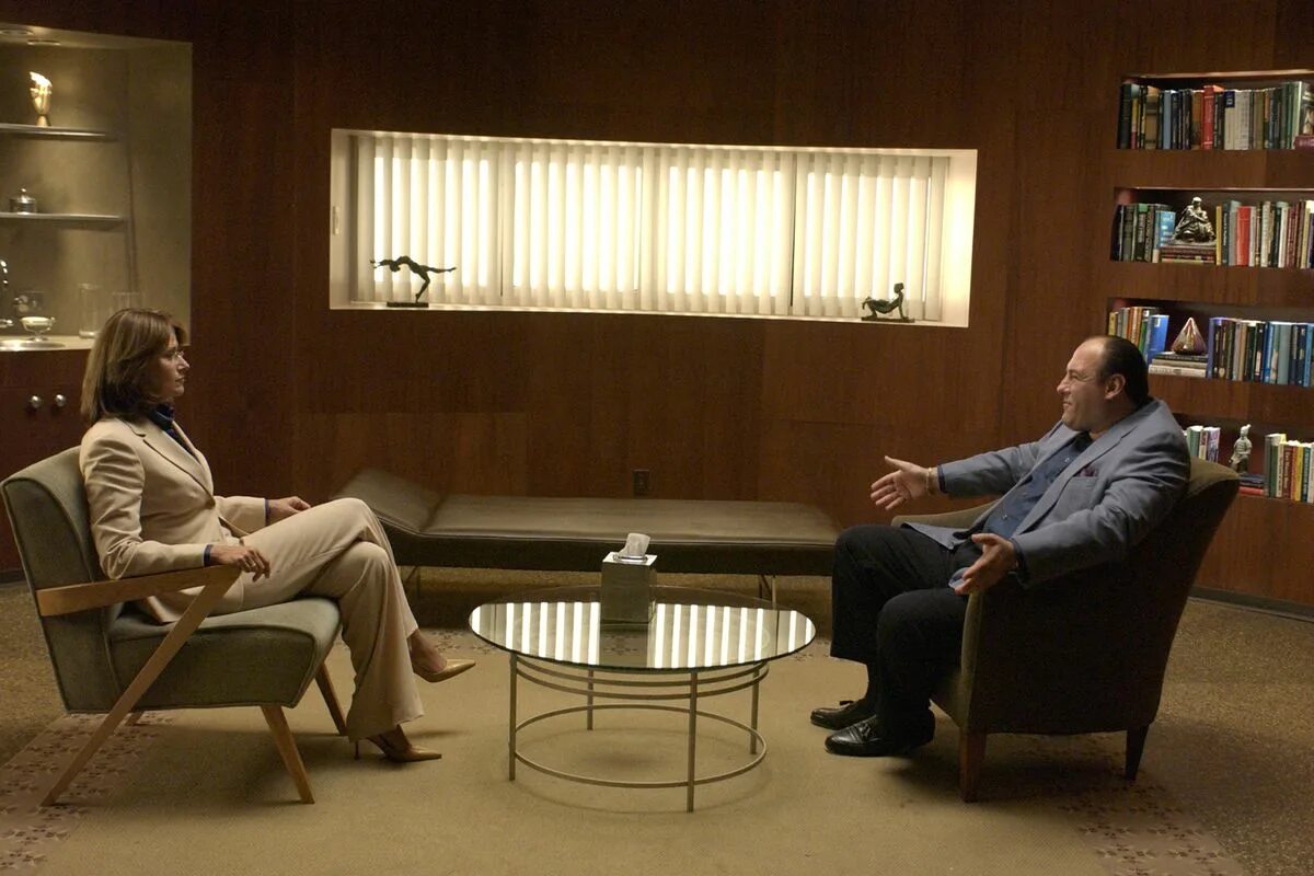 сопрано психотерапевт. лоррейн бракко клан сопрано. сопрано психотерапевт. дженнифер мелфи и тони сопрано. клан сопрано сериал психолог.