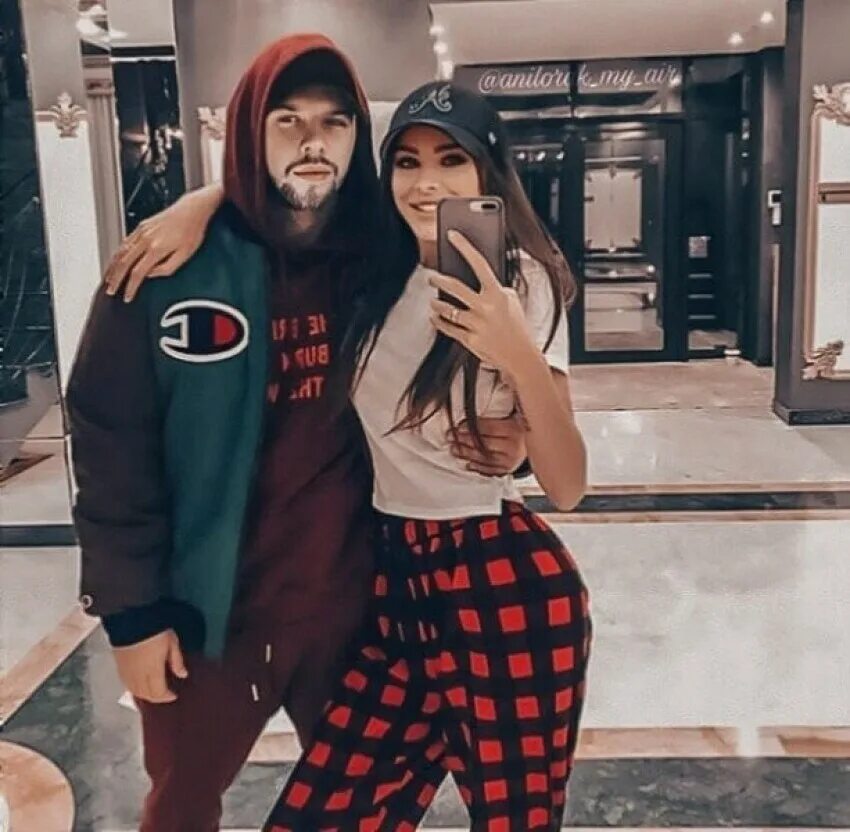 Ани лорак и исаак виджраку. Егор глеб блэк стар ани лорак. Ани лорак роман с егором глебом. Ани лорак новый парень. Ани лорак новый мужчина.