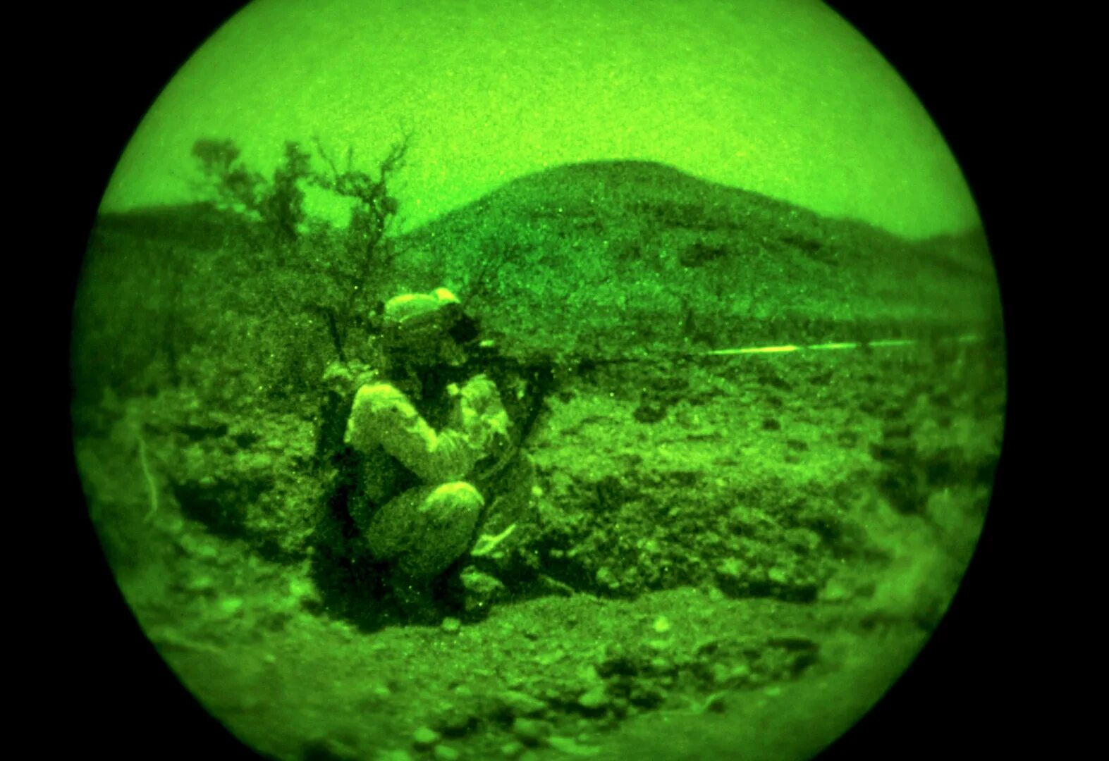 Night vision 2. ANVIS nvg. R6 прибор ночного видения. Подводный прибор ночного видения. Инфракрасный прибор ночного видения.