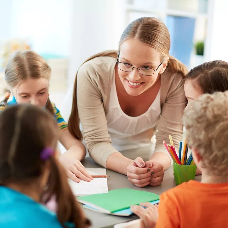 School teach. Курсы психологии. Советник по воспитанию в школе. Педагогическое воспитание. Педагог и дети.