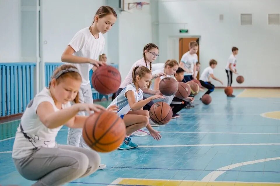 Воспитания юных спортсменов. Физкультура в школе. Урок физической культуры. Спортивные кружки. Урок физкультуры.