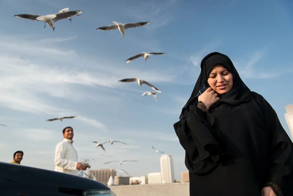 Арабские эмираты жители. ОАЭ женщины. Жители ОАЭ. Арабские эмираты люди. Дубай женщины.
