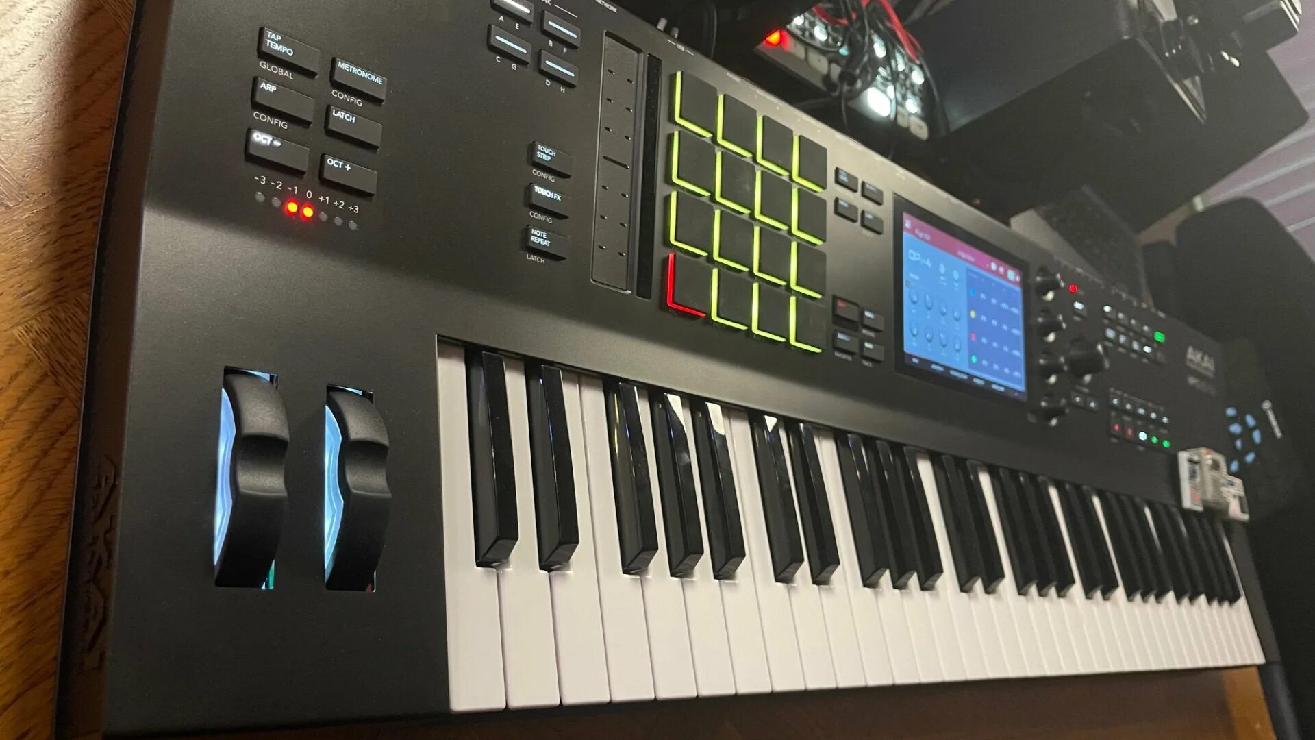 Mpc key 37. Akai mpc key. mpc key 61. akai professional mpc key 37. akai mpc keys 37.