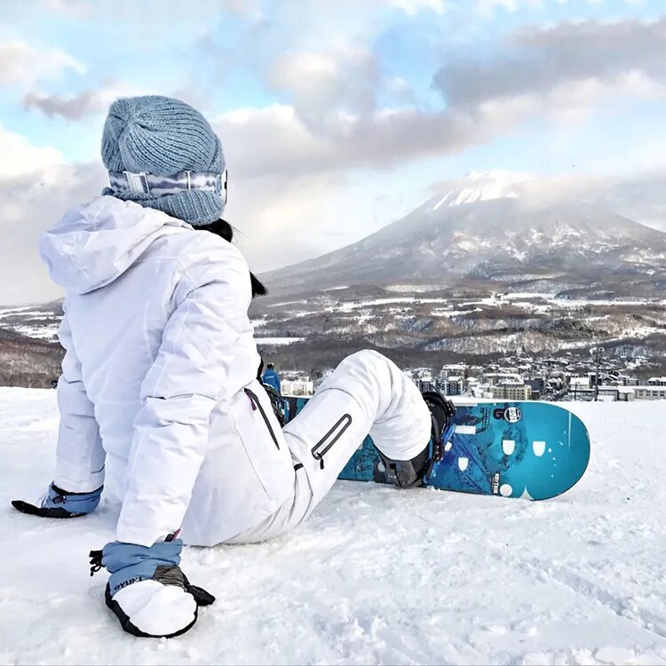 Обмундирование для сноубординга. Снаряга для сноубординга. Снаряжение для сноуборда для новичков. Защитная экипировка для сноуборда. Одежда для катаний на сноуборде.