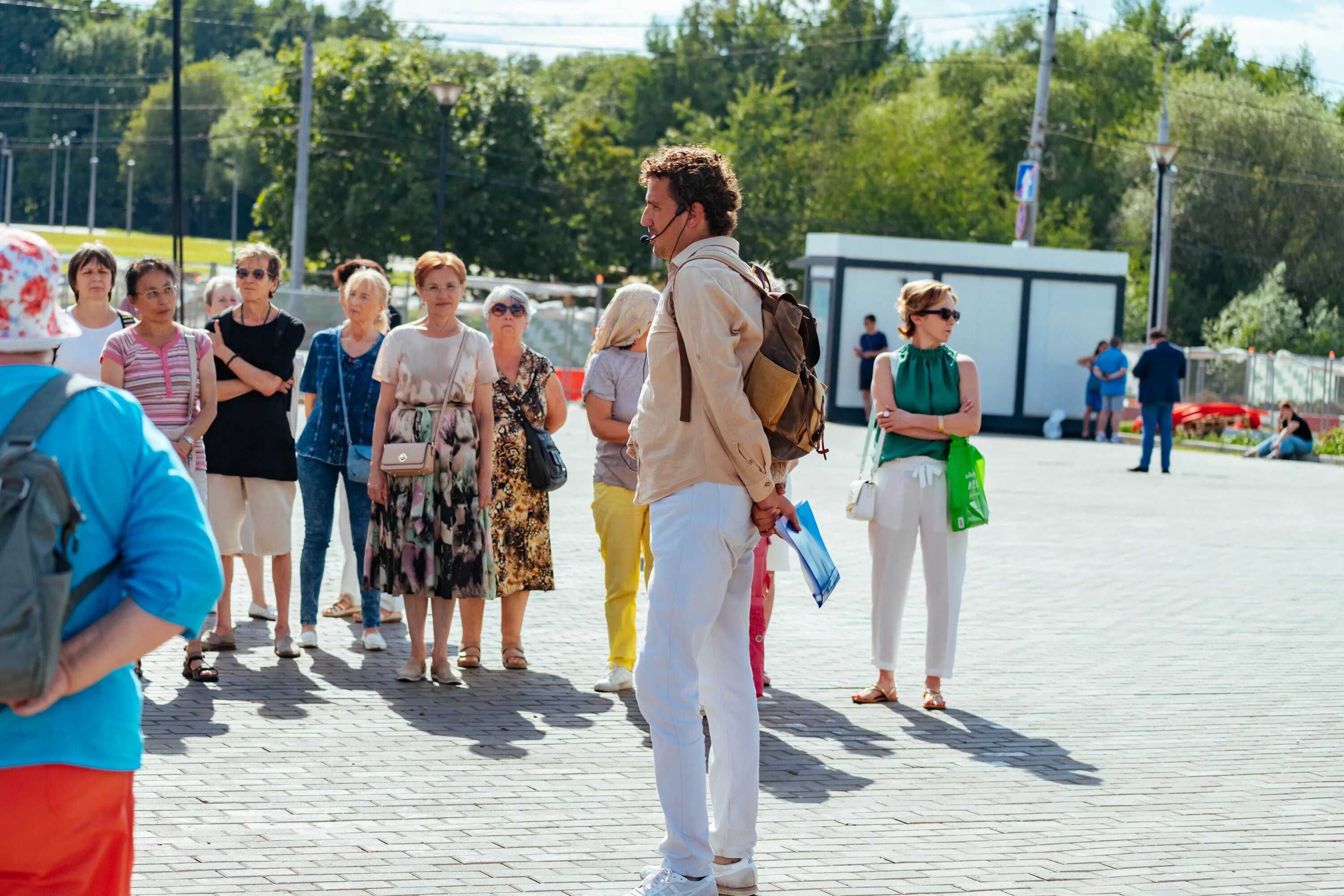 Экскурсовод по Москве. Гиды прогулки по Москве экскурсии. Москва прогулка. Гуляем по Москве.