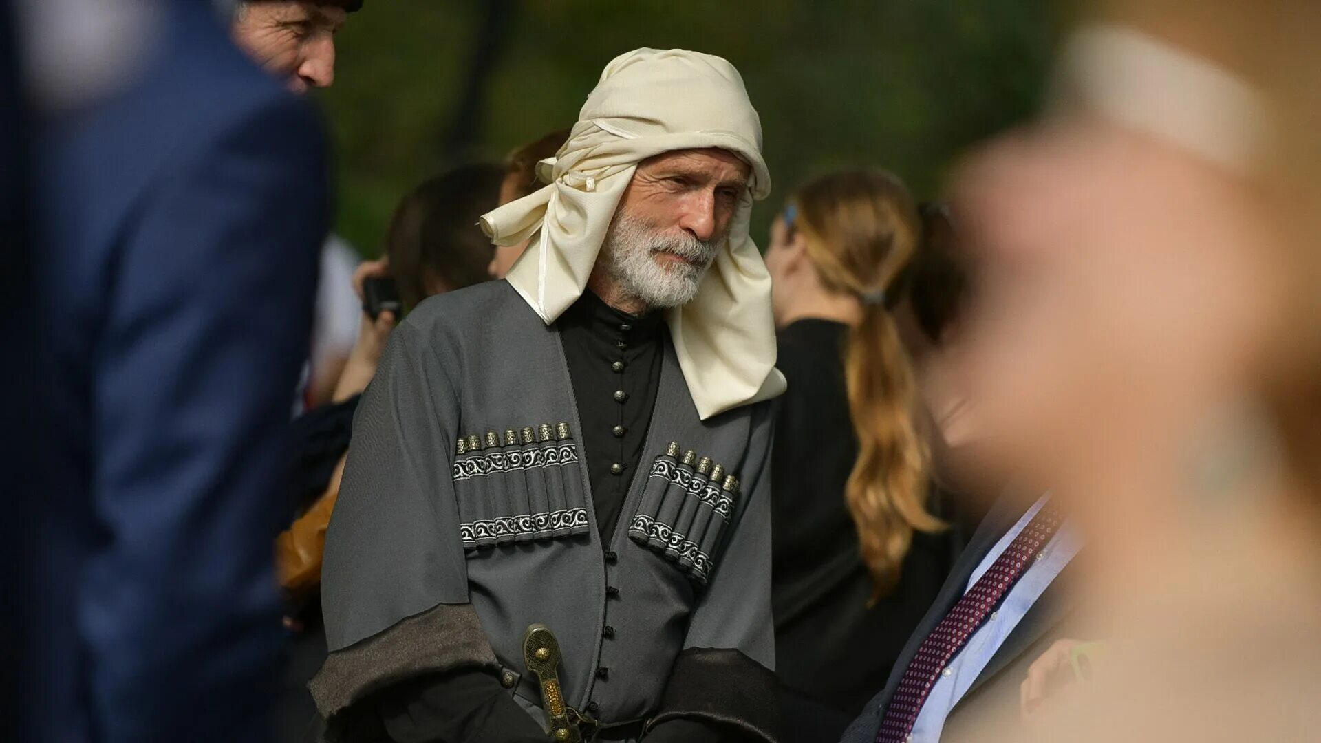 Головные уборы абхазов. Одежда абхазов. Традиционный Абхазский костюм. Национальная одежда абхазцев.