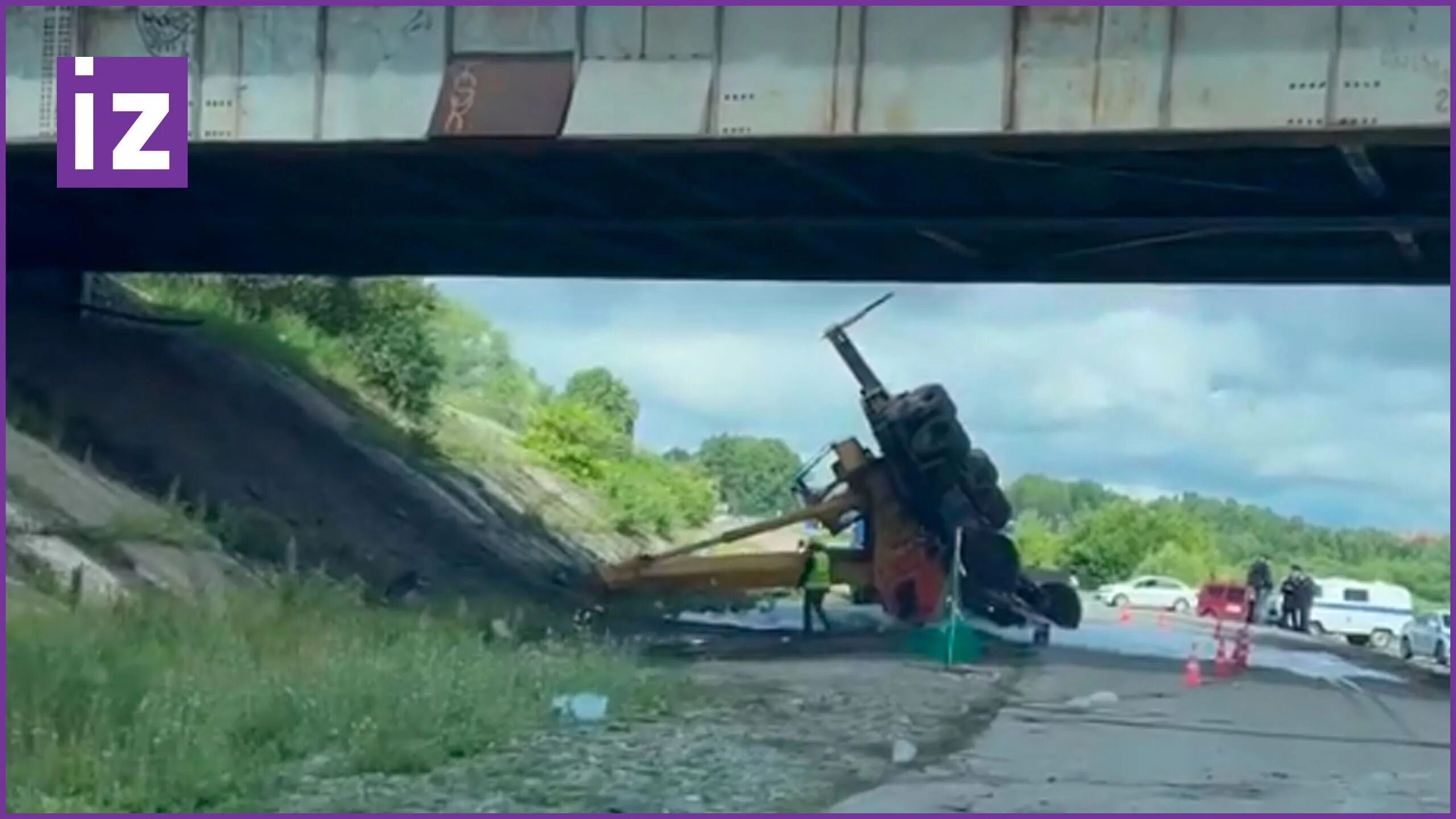 Крушение моста 2024. Автокран упал с моста в Томске. Томск падение крана с моста. Падение автокранов.
