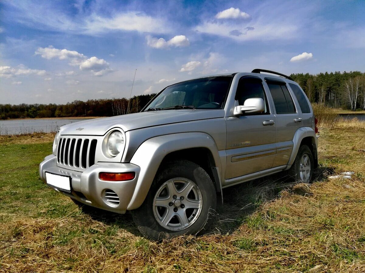 Тест драйв джипы. Jeep Liberty 2003. Jeep Liberty North America. Джип Либерти 35. Полный привод джип Либерти.