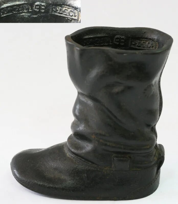 Фигура сапог. Статуэтка обувь в цветах. Статуэтка сапог. Статуэтка сапожок. Ваза в виде сапога.