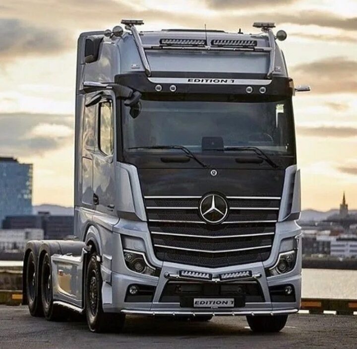 2019 Mercedes-Benz Actros Driver Assist Technologies