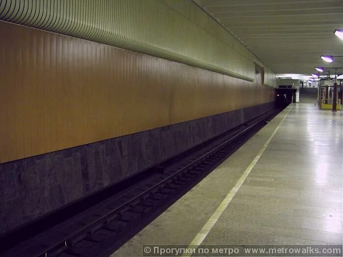 Станция Волжская Московского метрополитена. Метро Волжская 1995. Волжская метро в 2000. Станция метро Волжская Волжская. Метро волжский сайт