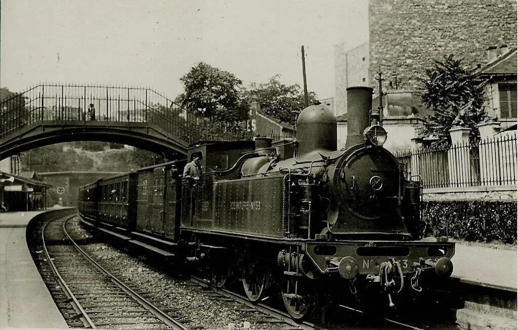 Железная дорога париж вена. Железная дорога petite ceinture, Франция.. Паровозы Франции. Французский паровоз. Поезд на Париж.