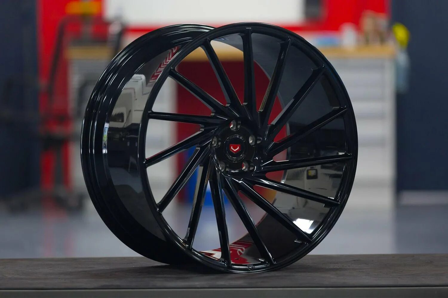 Vossen vps. Воссен vps 305. литые диски воссен vps307. диски воссен свт р 18. vossen vps 304 мерседес.