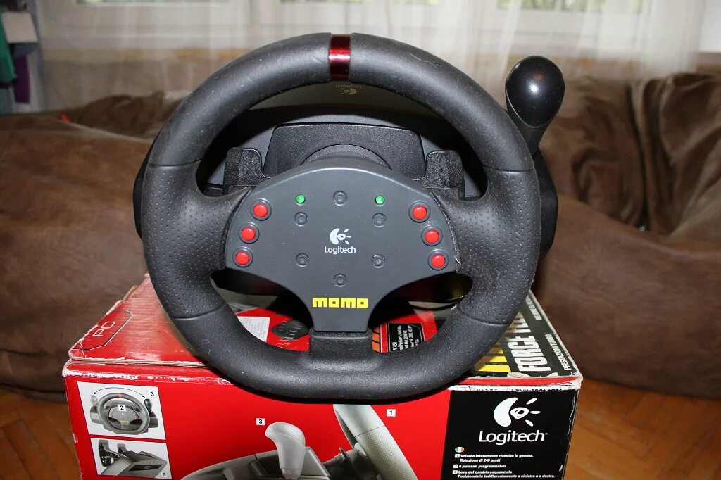 Руль Logitech Momo Racing. Логитеч МОМО руль. Руль Logitech Momo Racing Force. Руль Лоджитек МОМО Racing.