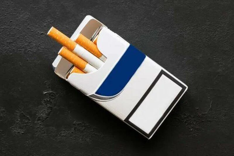 Сигареты без пачки. Сигарета сигареты. Развертка пачки сигарет мальборо. Сигареты на столе. Сигареты картинки.