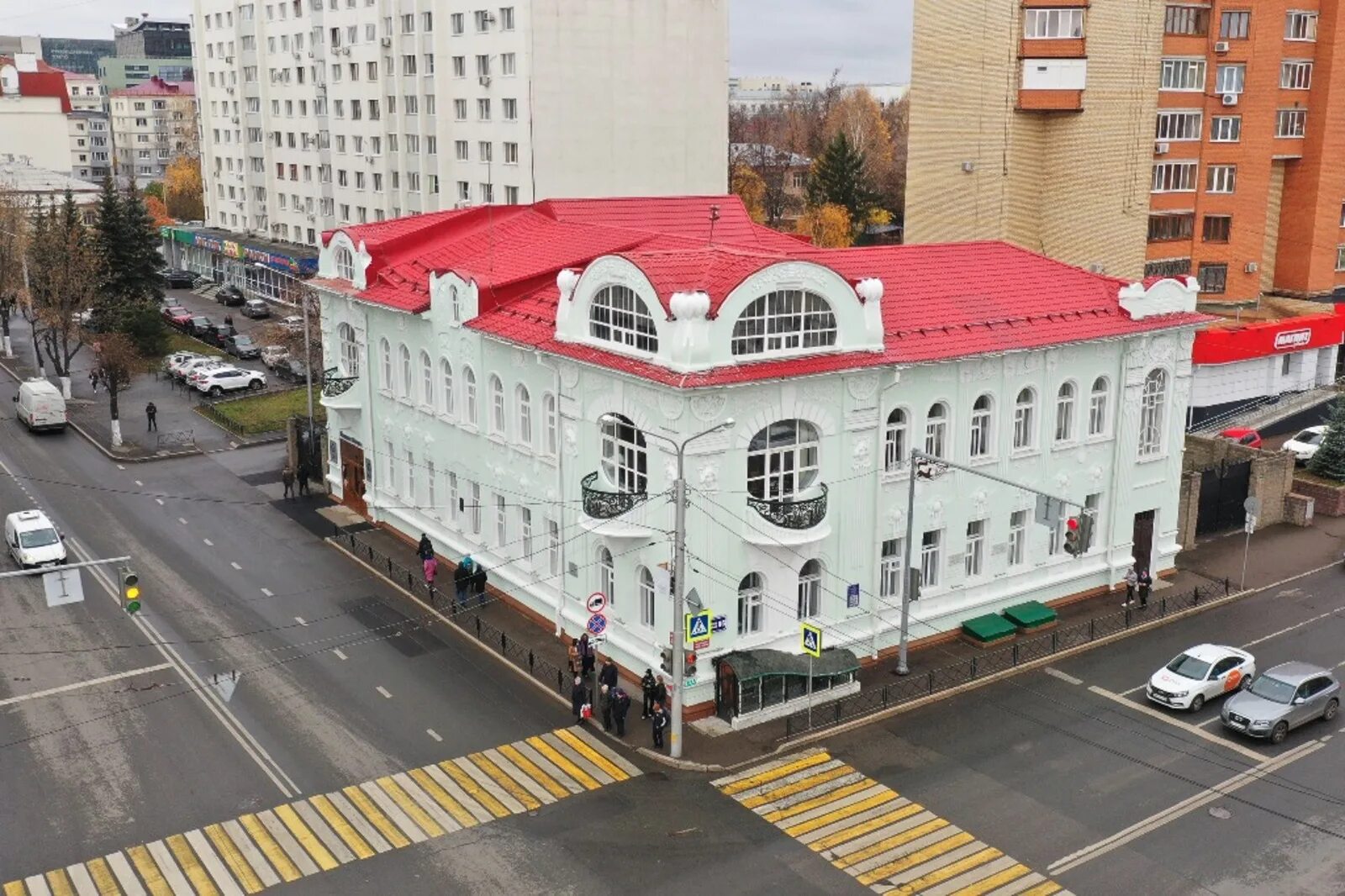 Молодежная уфа. Дом молодежи уфа пушкина 86. йэшлек хаус уфа. дом молодежи уфа. улица пушкина 86 уфа.