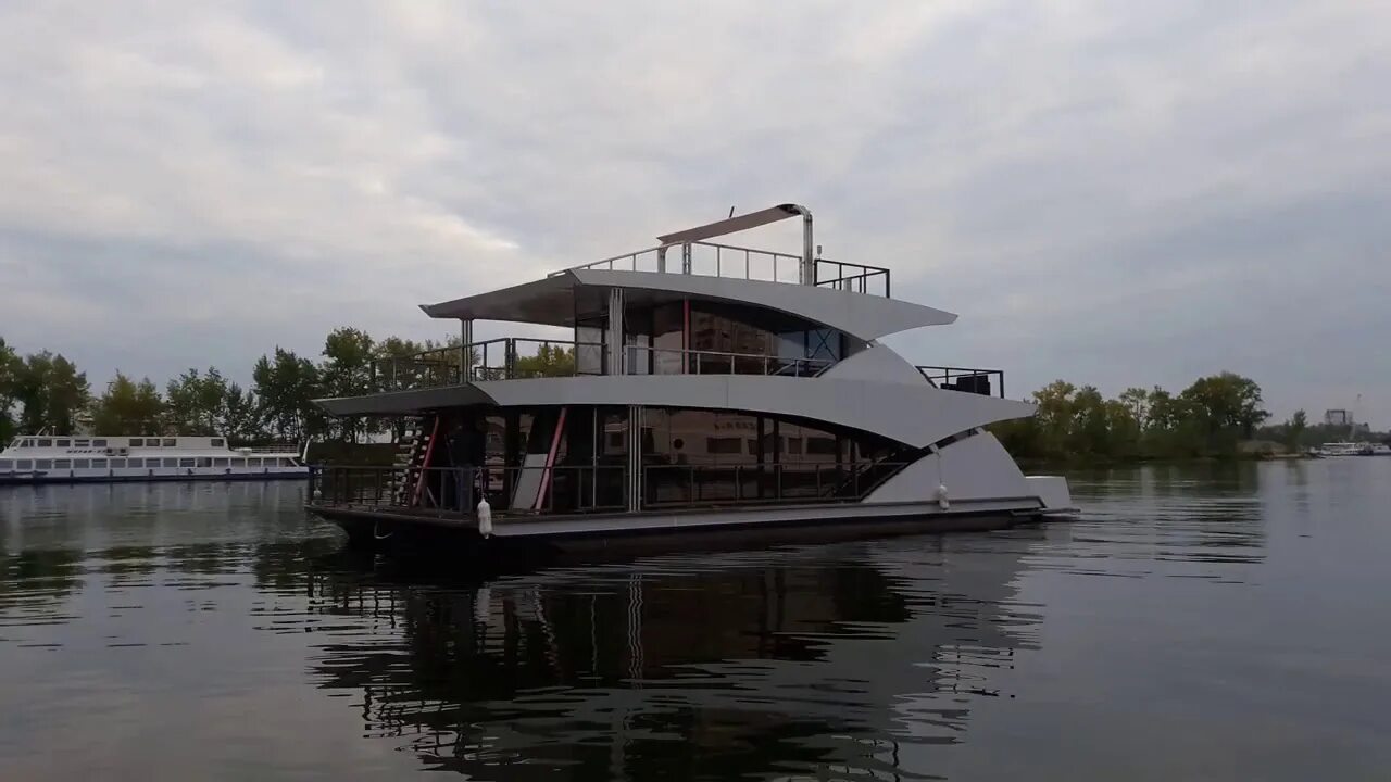 Дом на воде самара. Хаусбот мачоган. плавдом самара. хаусбот арго.