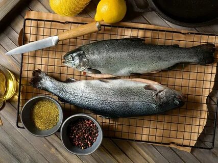 Как вкусно посолить форель