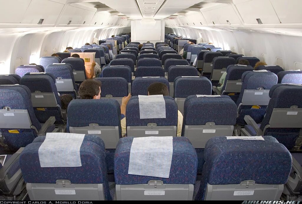 Ютэйр боинг 767 200 салон. Utair 767-200 салон. Боинг 767-200. Boeing 767-300 внутри. Boeing 767-200er.