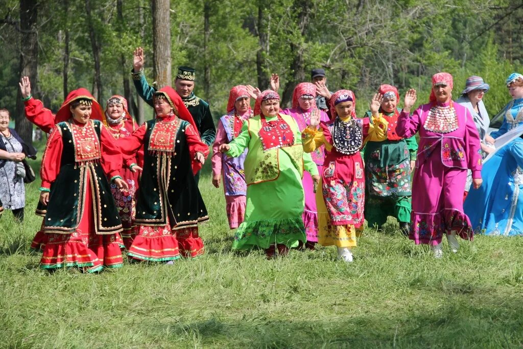 Башкирский народный праздник Йыйын. Праздники Башкортостана. Башкирские праздники фото. Весенний праздник в Башкортостане.