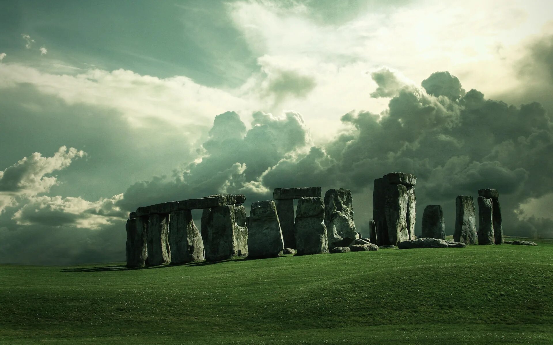 Stonehenge is perhaps the worlds. Стоунхендж. Шотландия Стоунхендж. Стоунхендж 4к. Стоунхендж чудо света.