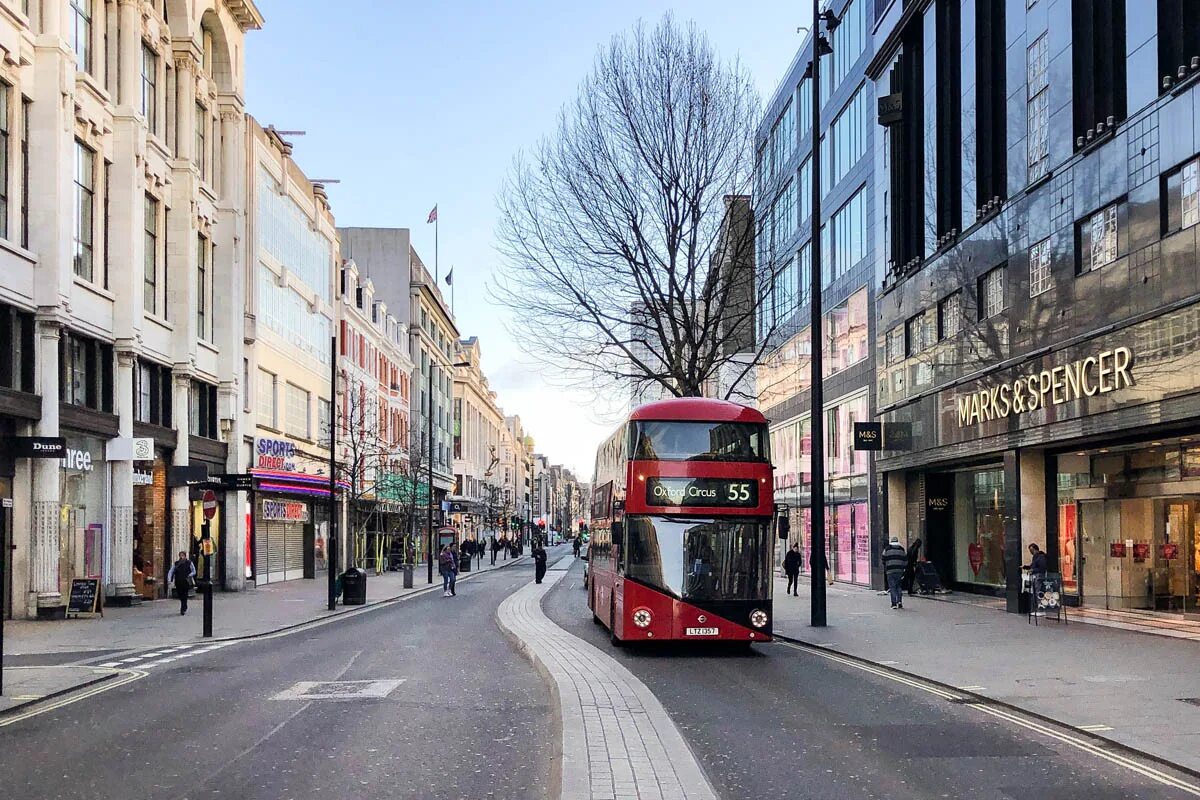 Оксфорд стрит вид сверху. Оксфорд-стрит в лондоне. Oxford street). Оксфорд стрит адреса. Брэдли оксфорд стрит.