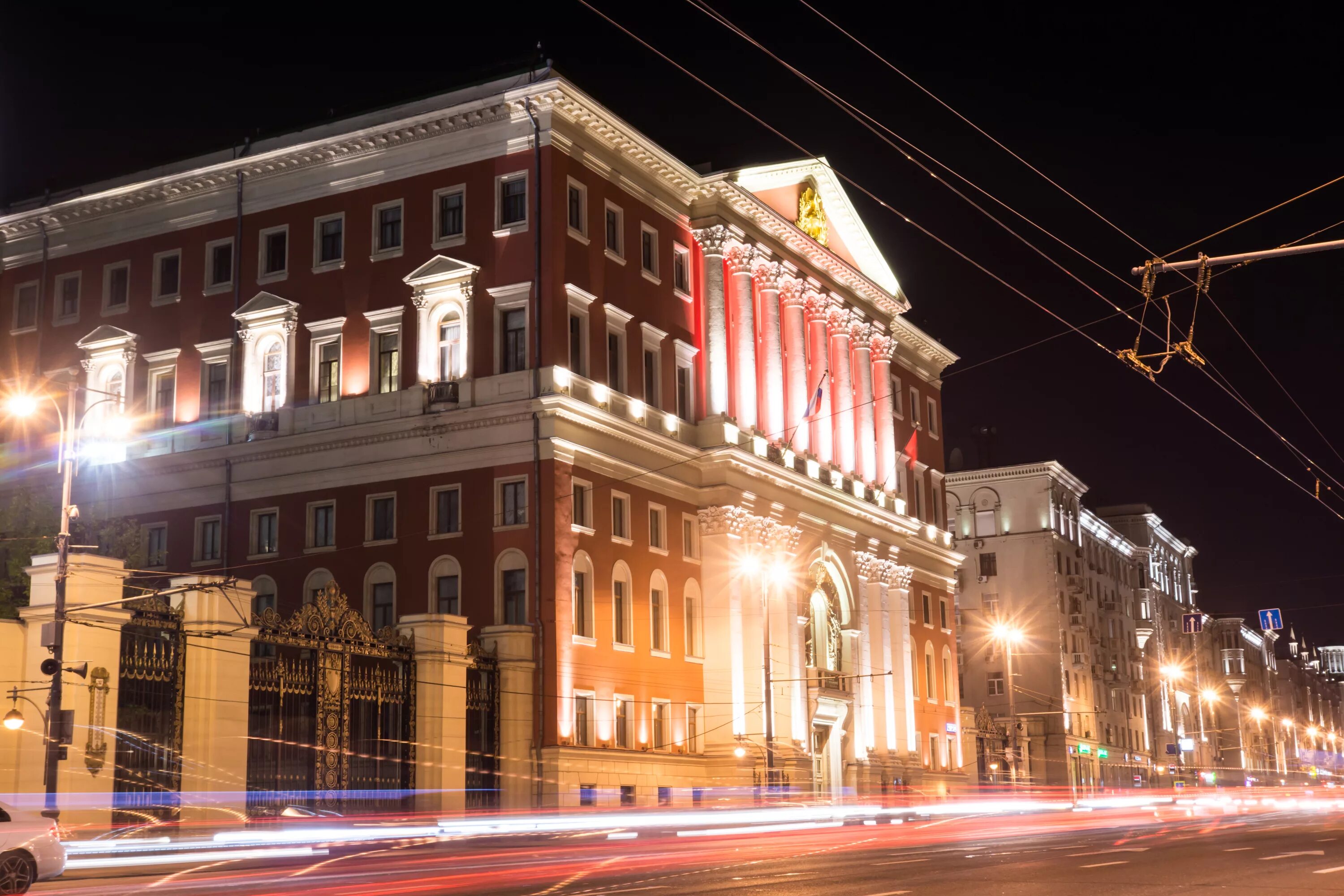 Городская администрация москва. Тверская 13 правительство Москвы. Здание мэрии Москвы. Мэрия Москвы на Тверской. Дом генерал-губернаторов Москвы (мэрия Москвы), Тверская, 13.