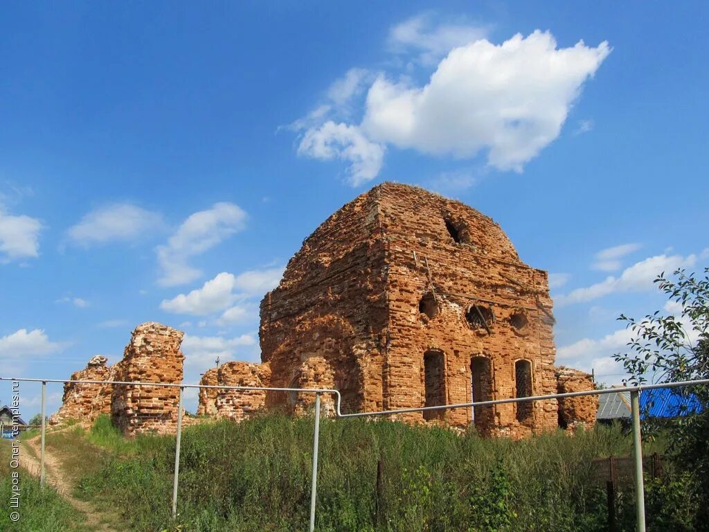 Троицкое нижегородская область фото. Церковь Троицы Живоначальной в Троицком Нижегородской области. Церковь Троицкая Живоначальной Вадский район. Анненково Вадский район храм. Троицкая Церковь Нижегородская область с Троицкое.